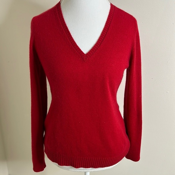 CASHMERE ADDICT, RED 100% cashmere V-neck sweater - Picture 1 of 8